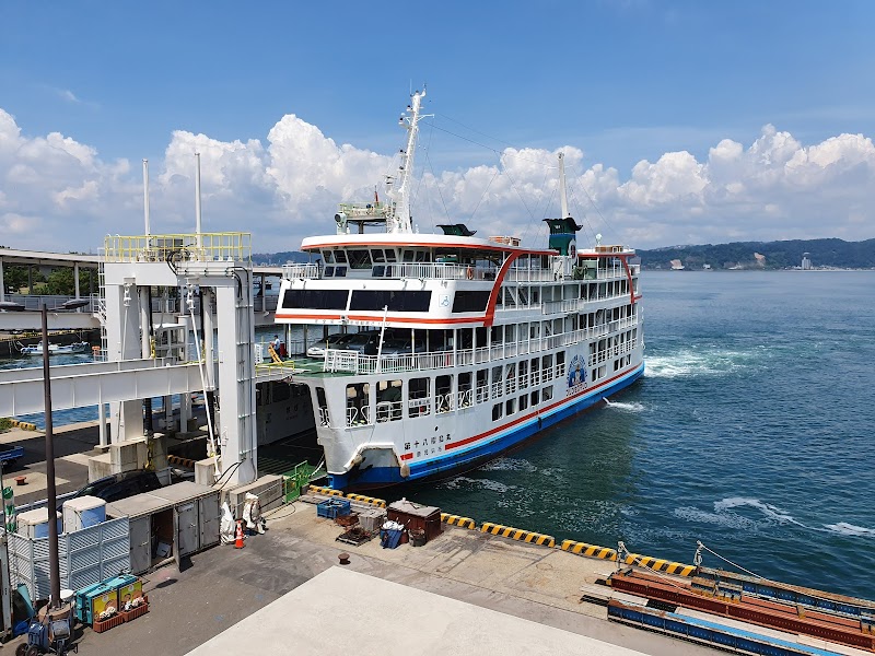 桜島フェリー（桜島への移動手段兼展望台）