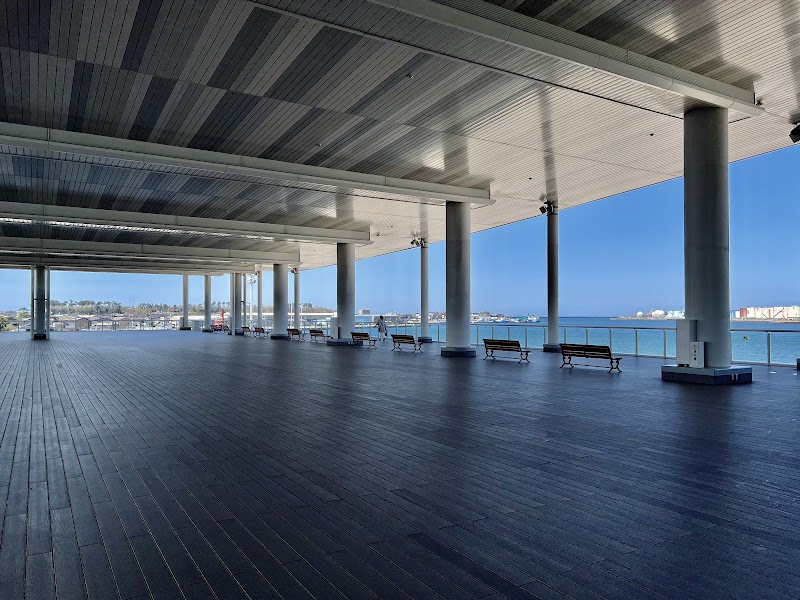 金沢港クルーズターミナル