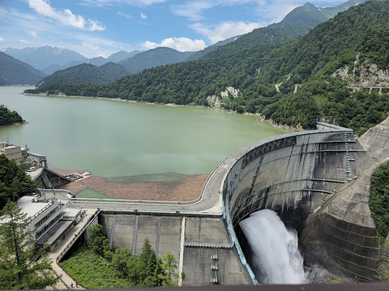 黒部ダム